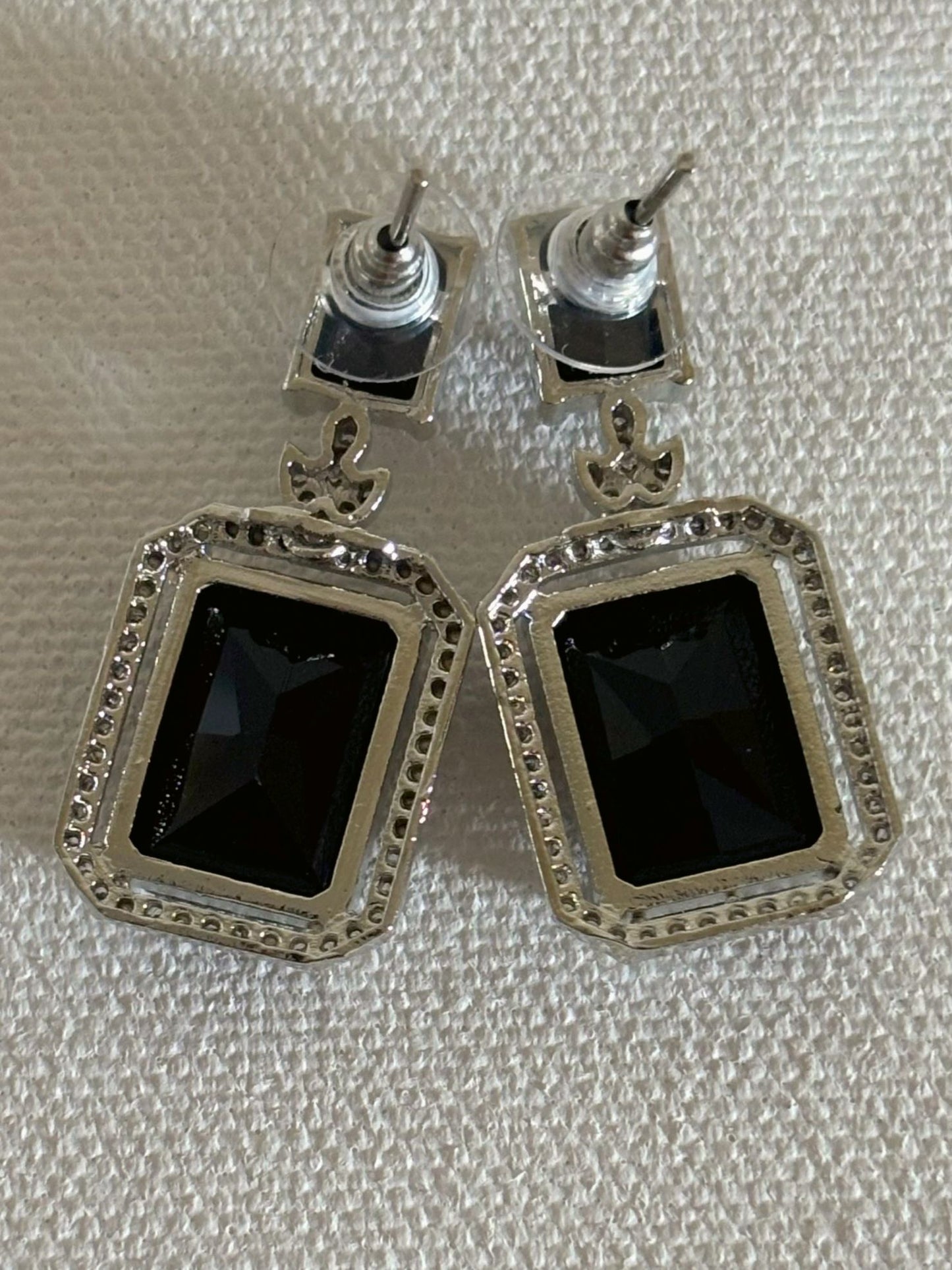 ER25A006 Women's Luxury Doublet Stone Earrings AD Black Earrings