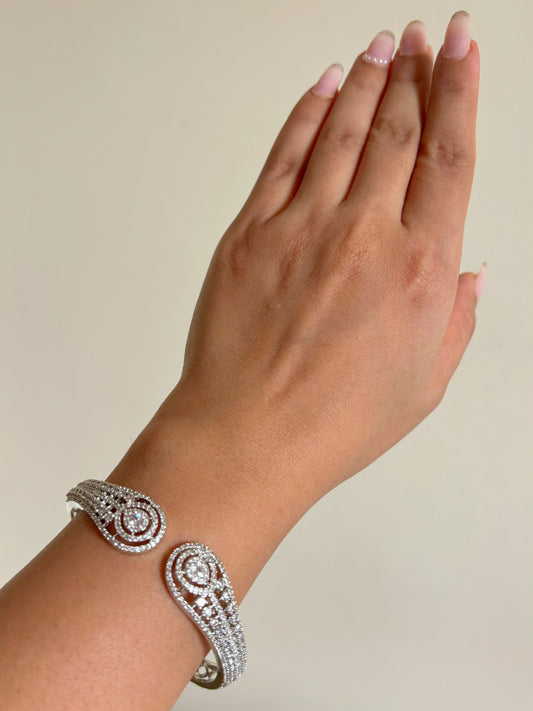 Shop Sleek Celebrity Look AD Bracelet In Rhodium Polish online in India. Shop from an exclusive range of zircon jewellery, bridal wedding jewellery, silver plated earrings, rhodium plated rings, AD rings, AD earrings for weddings, engagement, cocktail night & parties. -front