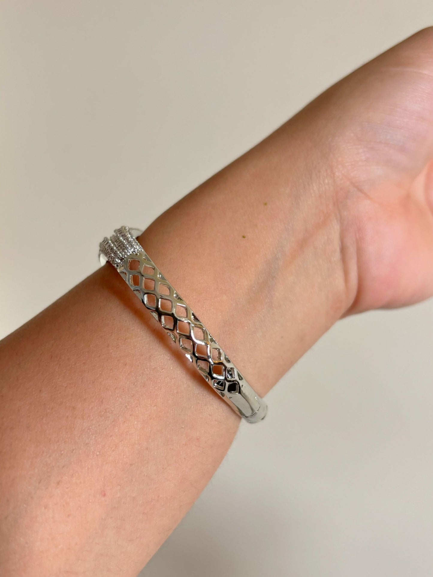 Shop Sleek Celebrity Look AD Bracelet In Rhodium Polish online in India. Shop from an exclusive range of zircon jewellery, bridal wedding jewellery, silver plated earrings, rhodium plated rings, AD rings, AD earrings for weddings, engagement, cocktail night & parties. - back