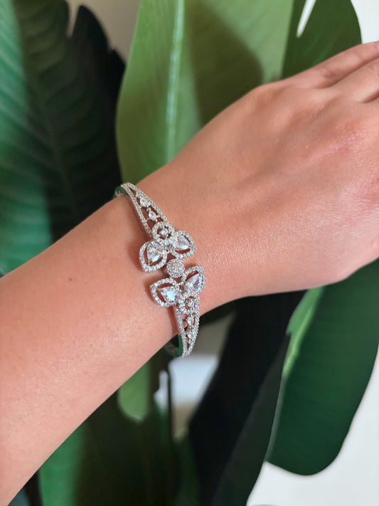 Buy Geetanjali AD Bracelet In Silver Polish online in India. Shop from an exclusive range of zircon jewellery, bridal wedding jewellery, AD rings & bracelets.  -first