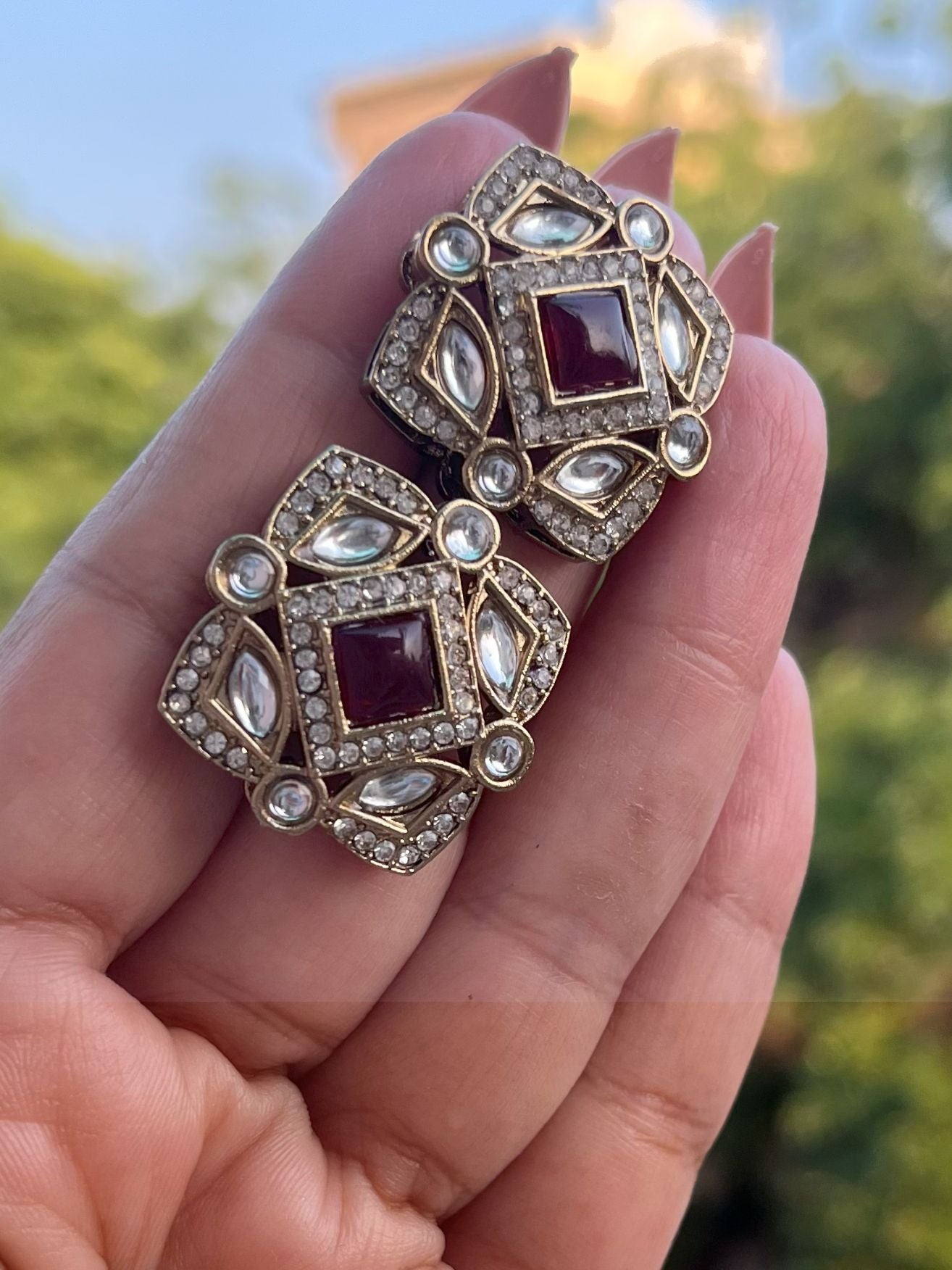 Shop Traditional Square Kundan Stud Earrings In Red online in India. Shop from an exclusive range of CZ jewellery, gold plated, silver, mehendi polish earrings. 
