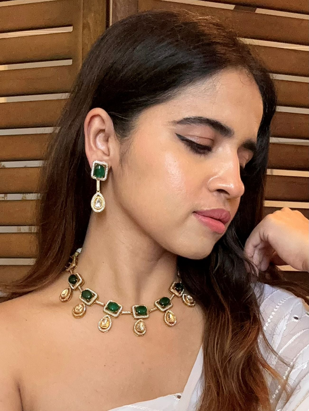 Buy Neerja Green Kundan Round Necklace online in India with earrings. Shop an exclusive range of zircon jewellery, Indian wedding jewelry, kundan jewellery, AD earrings, AD necklace. -front
