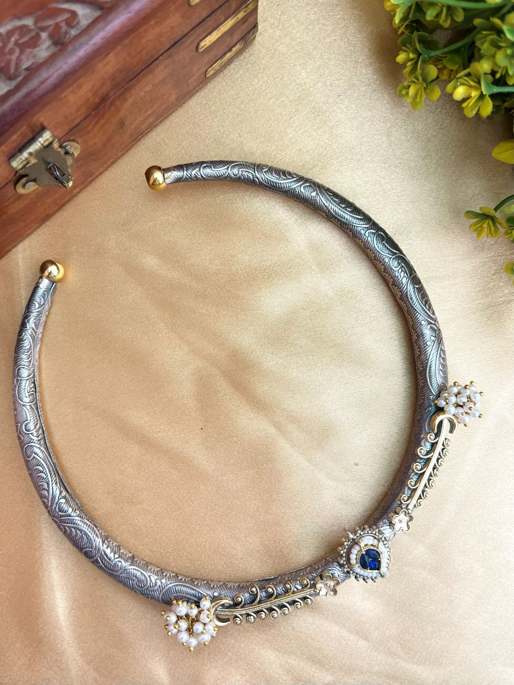 Buy Oxidized Hasli In Pearl Floral Motives online in India with earrings. Shop an exclusive range of oxidized jewellery for daily wearing and office wearing in affordable range. Below 500, 1000, 2000. -second