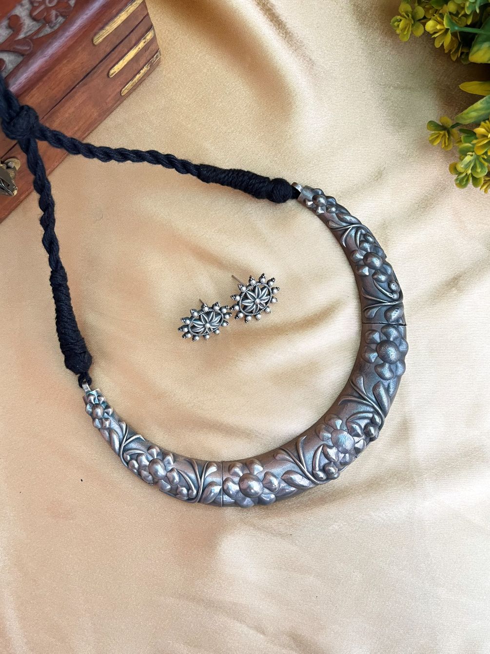 Buy Oxidized Hasli Set With Stud Earrings online in India. Shop an exclusive range of oxidized jewellery for daily wearing and office wearing in affordable range. Below 500, 1000, 2000. -front