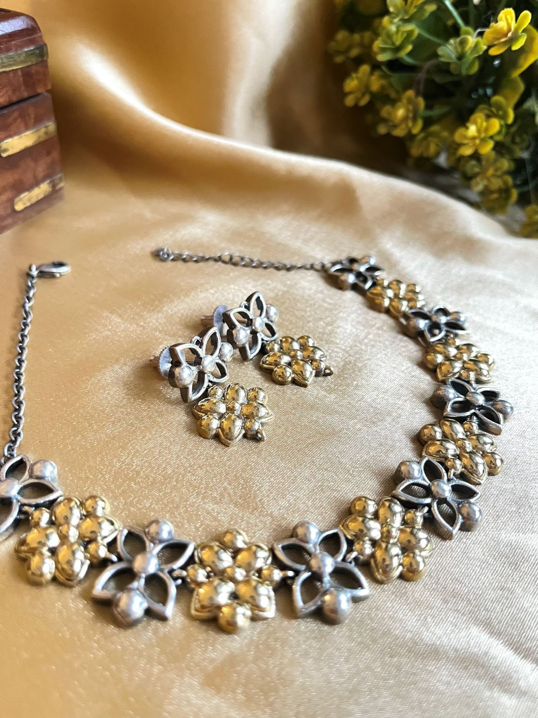 Buy Dual Tone Floral Necklace In Oxidized With Earrings online in India. Shop an exclusive range of oxidized jewellery for daily wearing and office wearing in affordable range. Below 500, 1000, 2000. -side