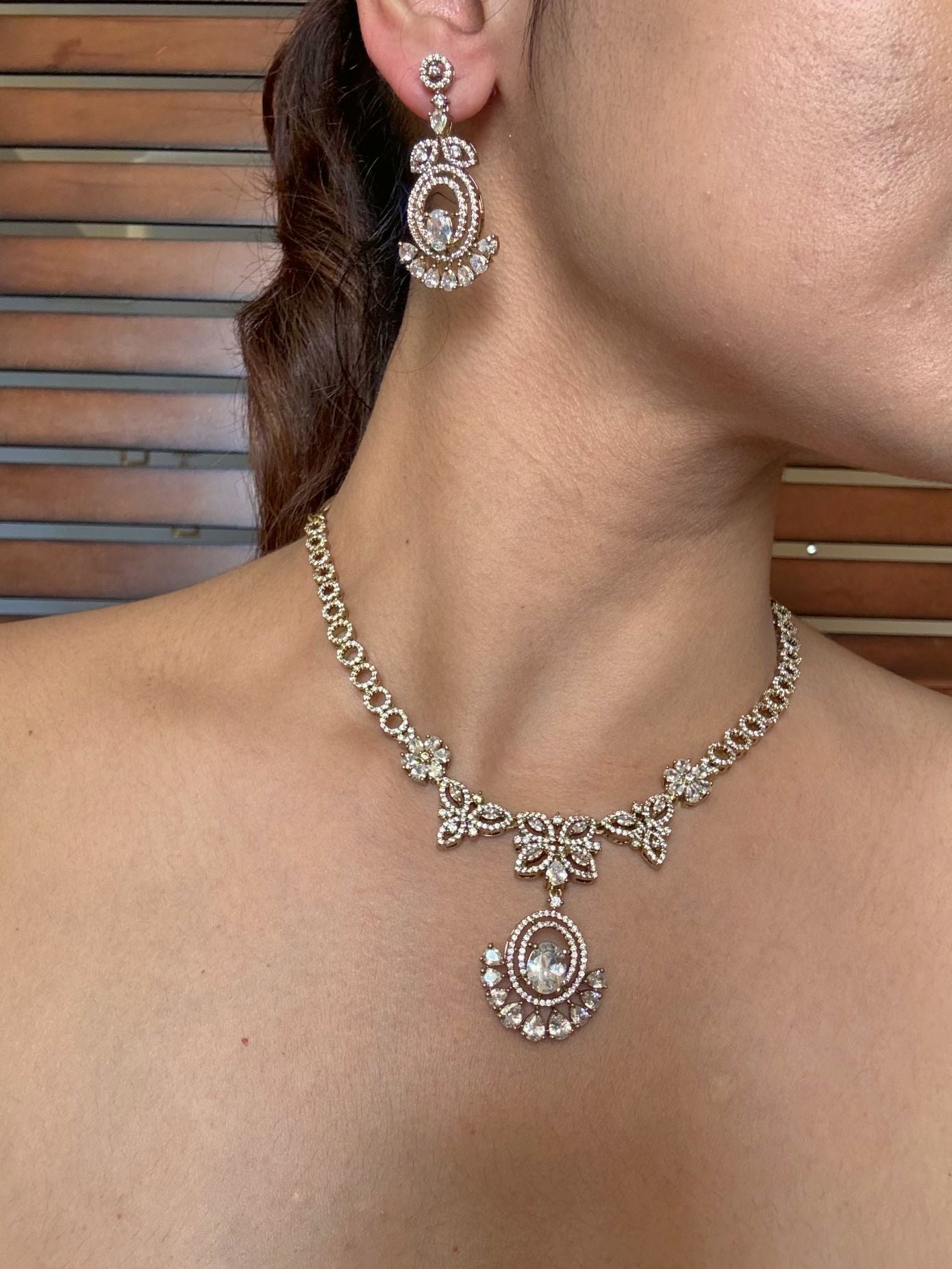 Buy Albeli Delicate Look Pendant Style Antique AD Necklace In White online in India. Shop from an exclusive range of jewellery, AD necklace, Kundan necklace for weddings. -seconfd