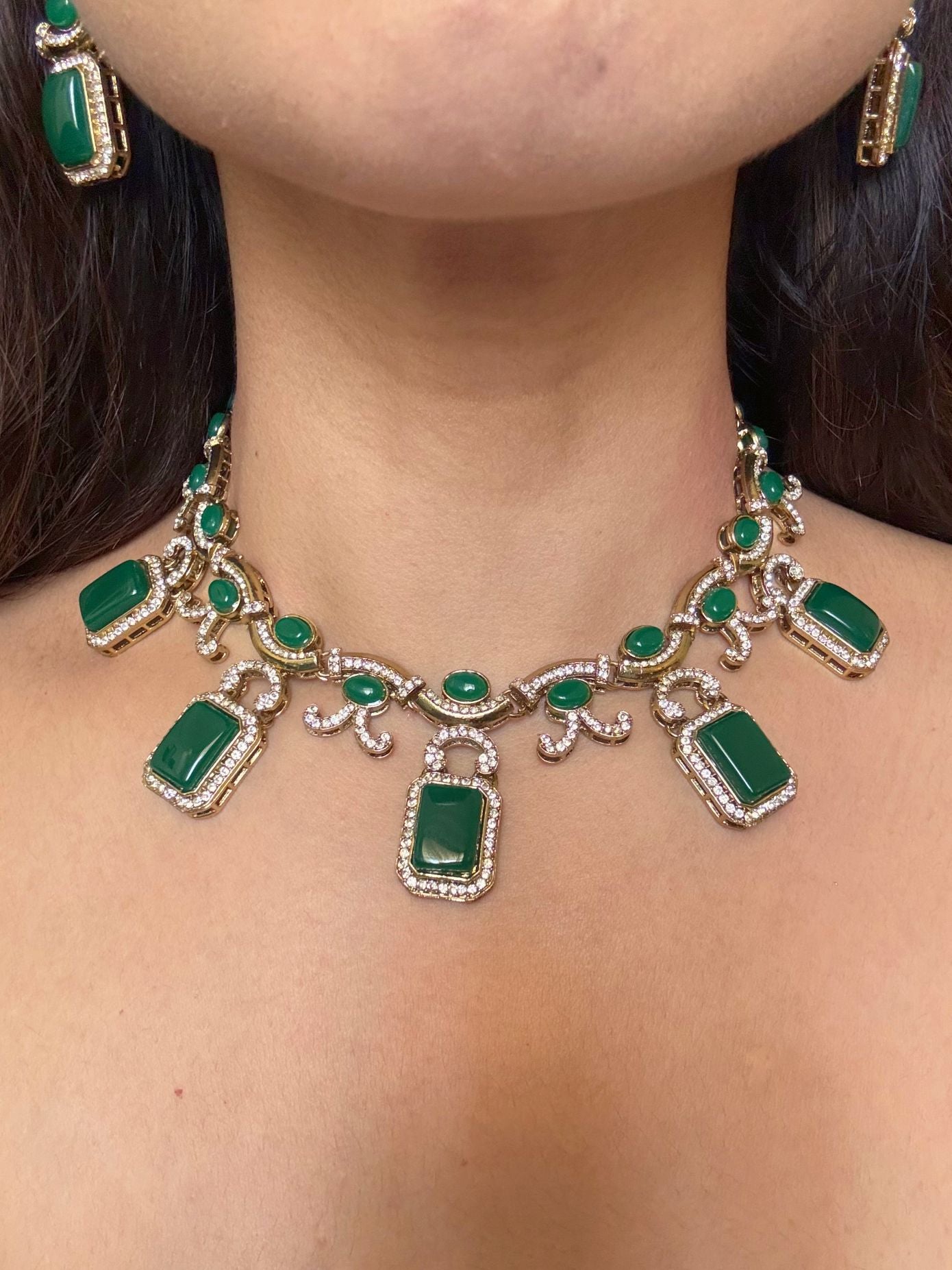 Buy Nirvi Emerald Glass Stone AD Statement Necklace With Tikka online in India. Shop from an exclusive range of CZ jewellery, moissanite jewellery, AD necklace -first