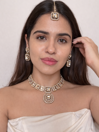 Buy Maahika AD Kundan Necklace In Red With Tikka online in India. Shop from an exclusive range of CZ jewellery, moissanite jewellery, AD necklace, Kundan necklace for weddings. -model