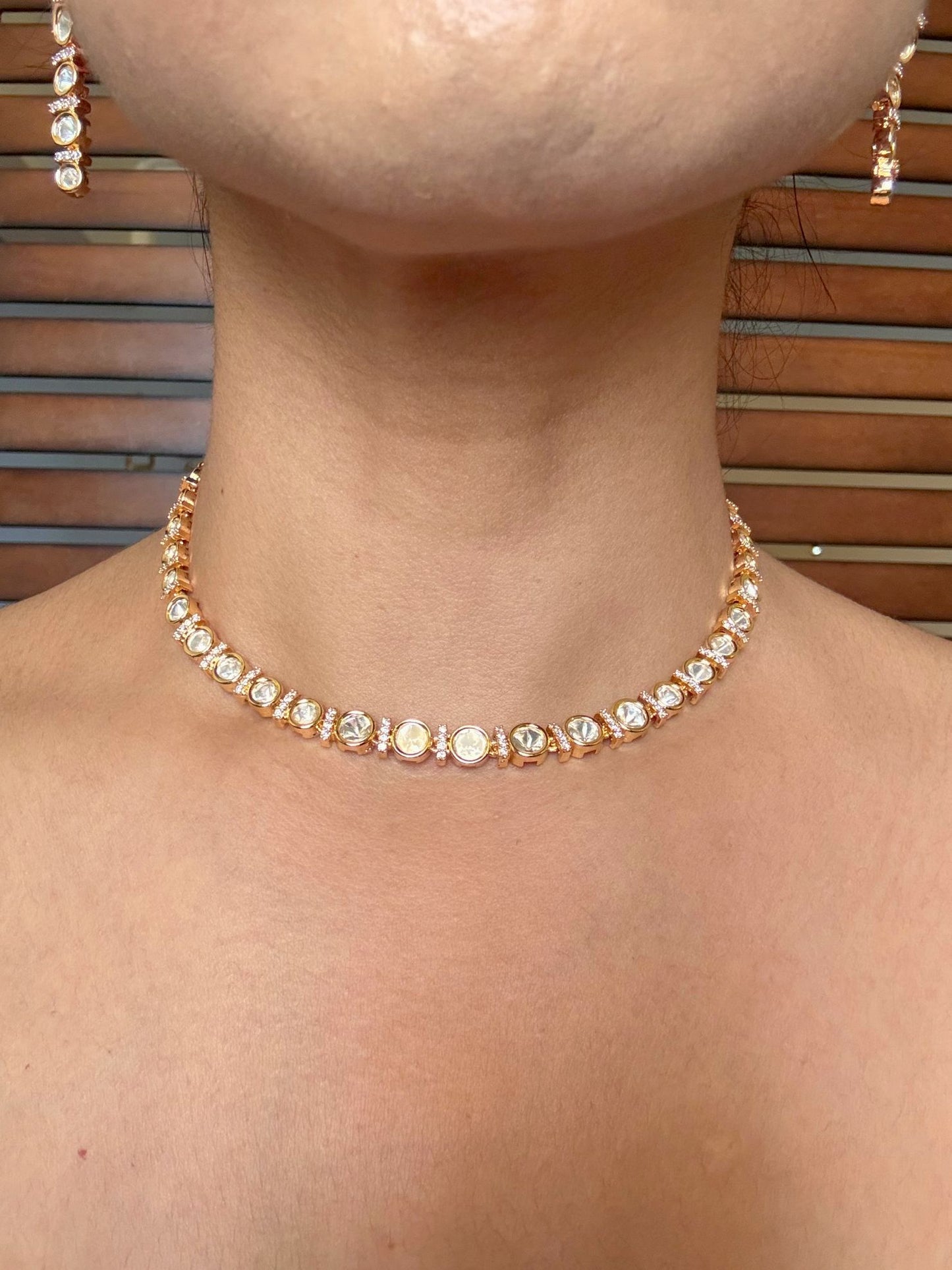 NL26A007 Aura Kundan Line Necklace with Elegant Drop Earrings