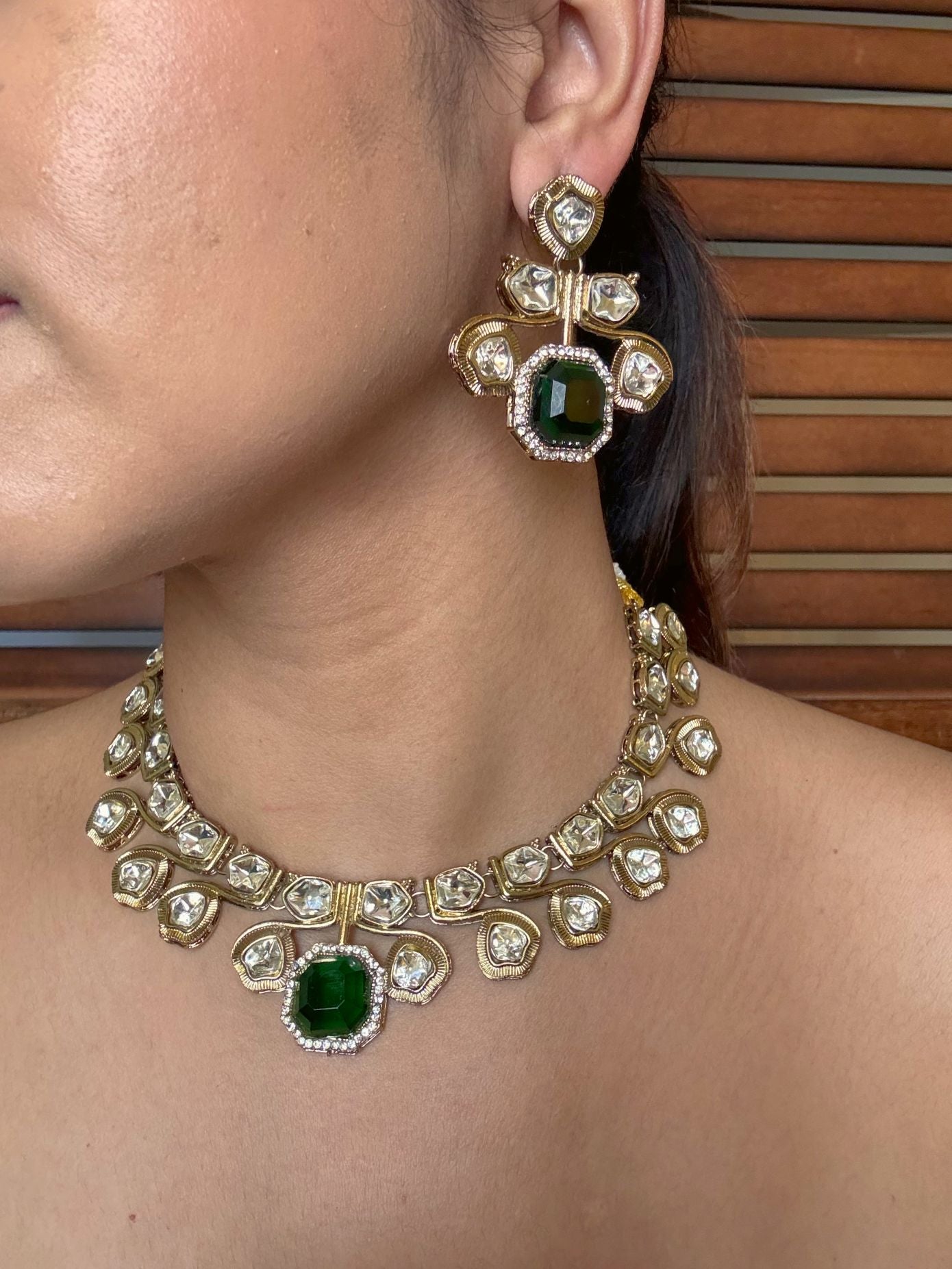 Buy Noorani Kundan Necklace With Maang Tikka In Green online in India. Shop from an exclusive range of jewellery, AD necklace, Kundan necklace for weddings. -side
