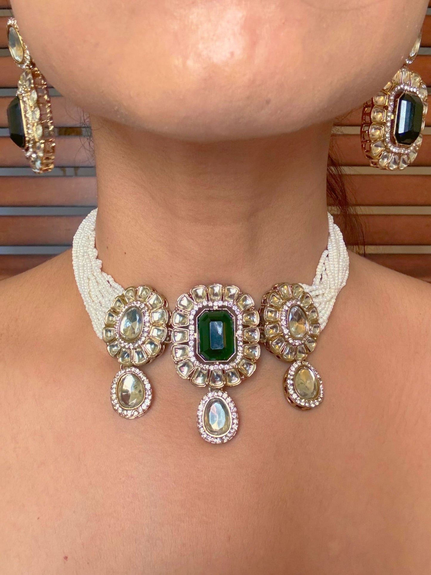 Buy Kundan Pearl Wedding Choker Set With Tikka in Green online in India. Shop from an exclusive range of jewellery, AD necklace, Kundan necklace for weddings. -front