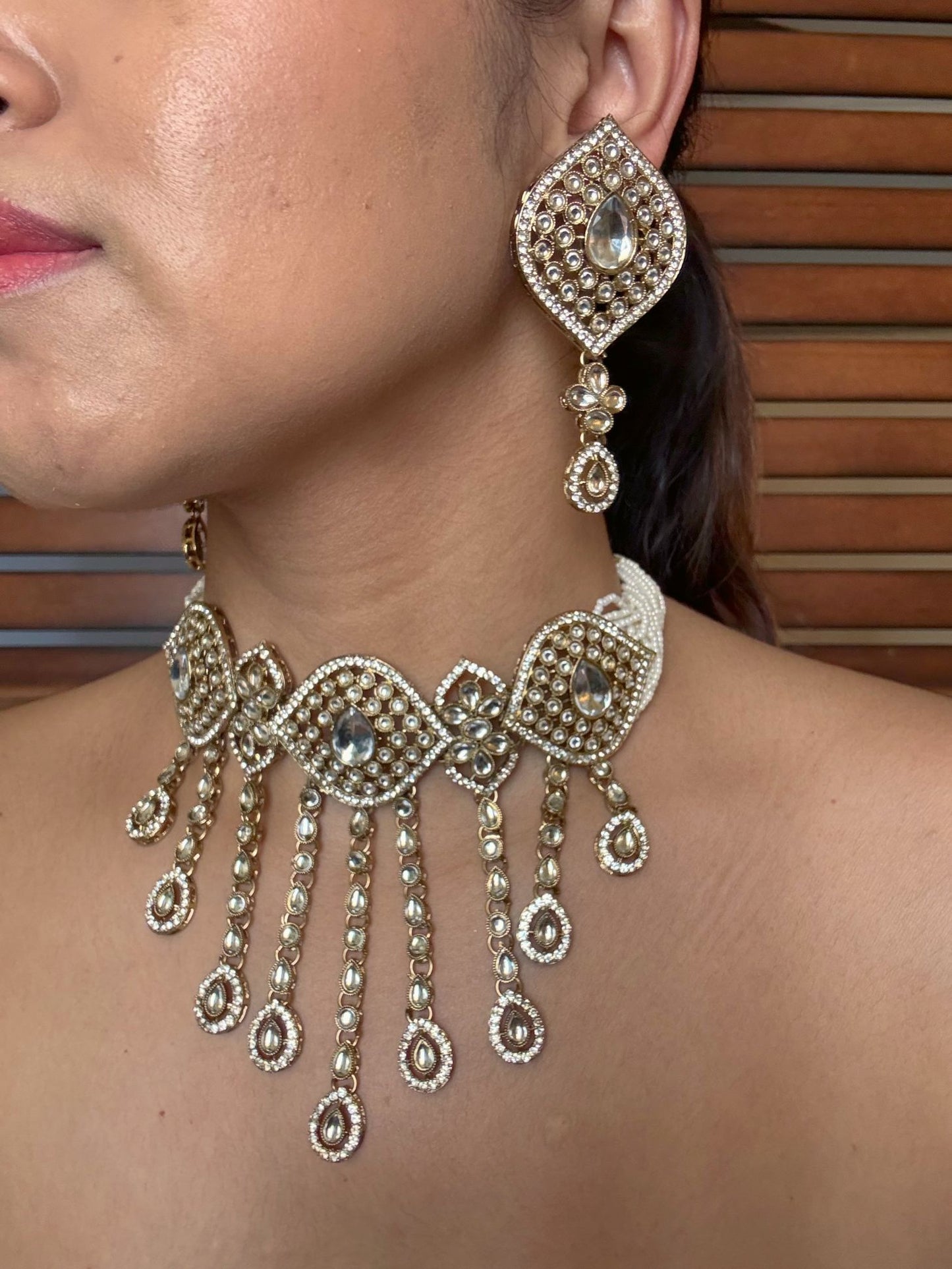 Buy Mehrunisa Kundan Choker Necklace With Big Earrings online in India. Shop from an exclusive range of jewellery, AD necklace, Kundan necklace for weddings. -side