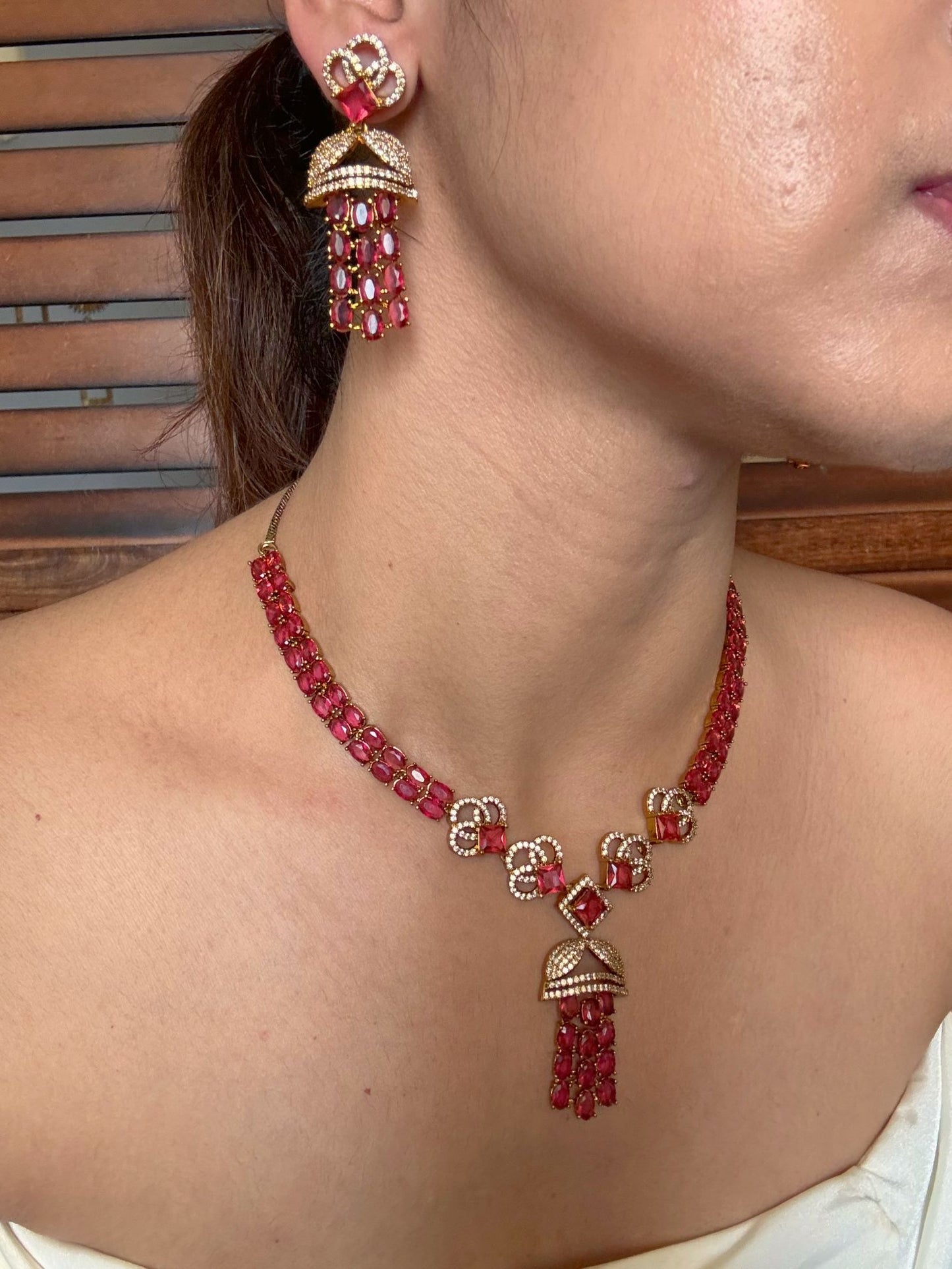 Buy Sheesh Mahal Antique Gold Statement Necklace Set In Red online in India. Shop from an exclusive range of jewellery, AD necklace, Kundan necklace for weddings. -second