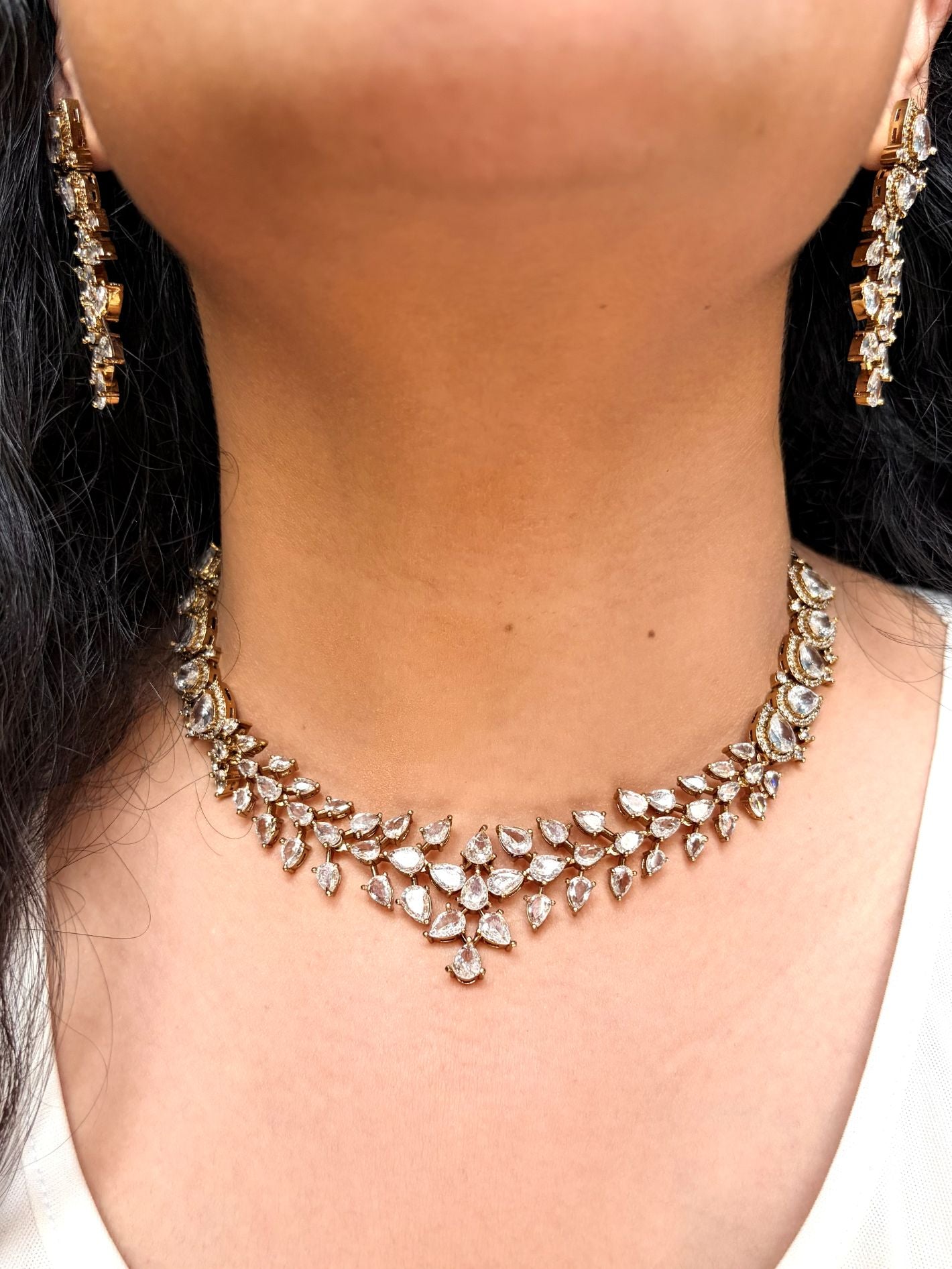 Buy Aadhira Shahi sparkle Necklace Set In White online in India. Shop from an exclusive range of jewellery, AD necklace, Kundan necklace for weddings. -front