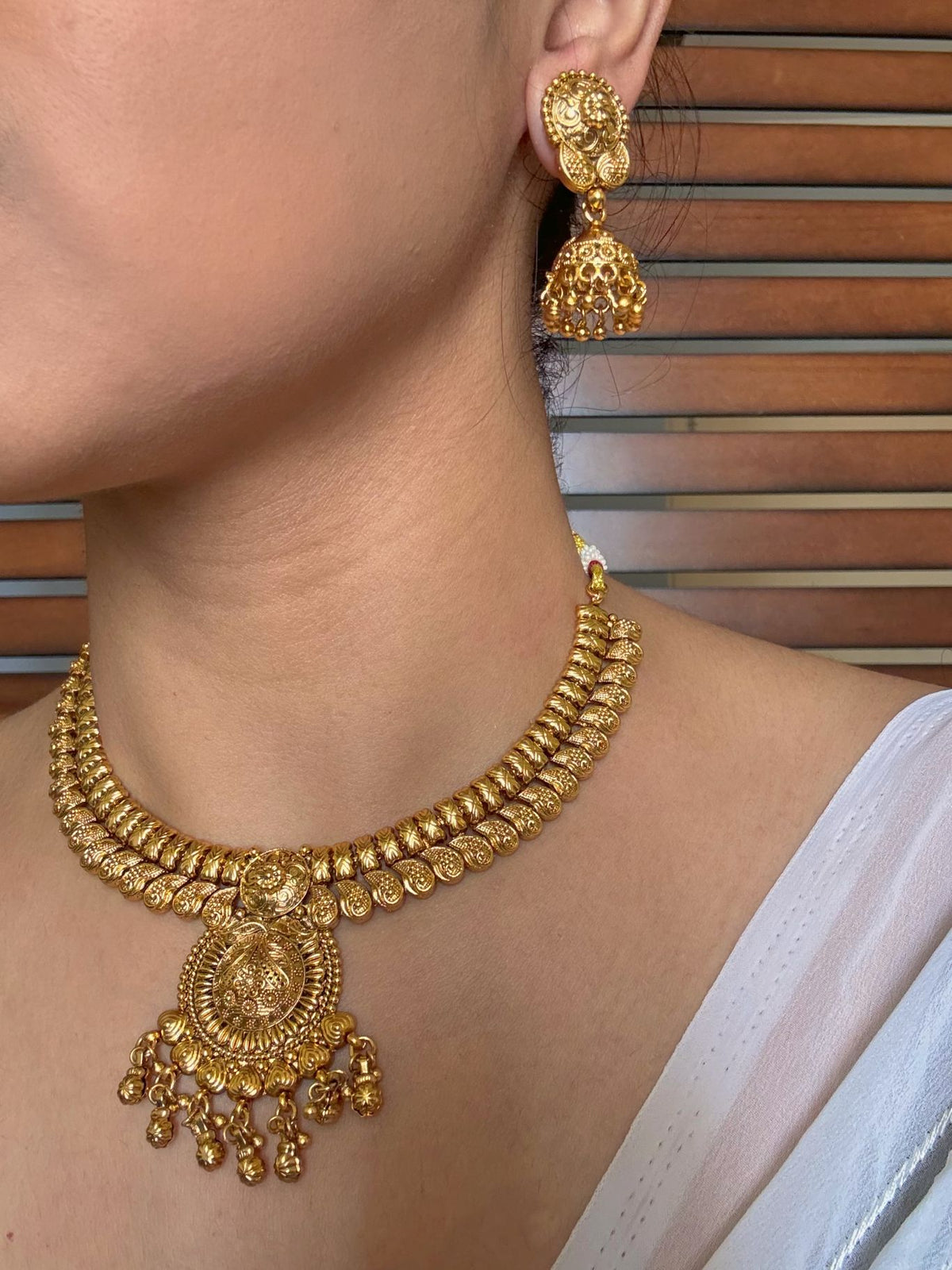 Buy Jeevika Antique Gold Brass Wedding Necklace online in India. Shop from an exclusive range of jewellery, gold imitation necklace, brass necklace for weddings. -second