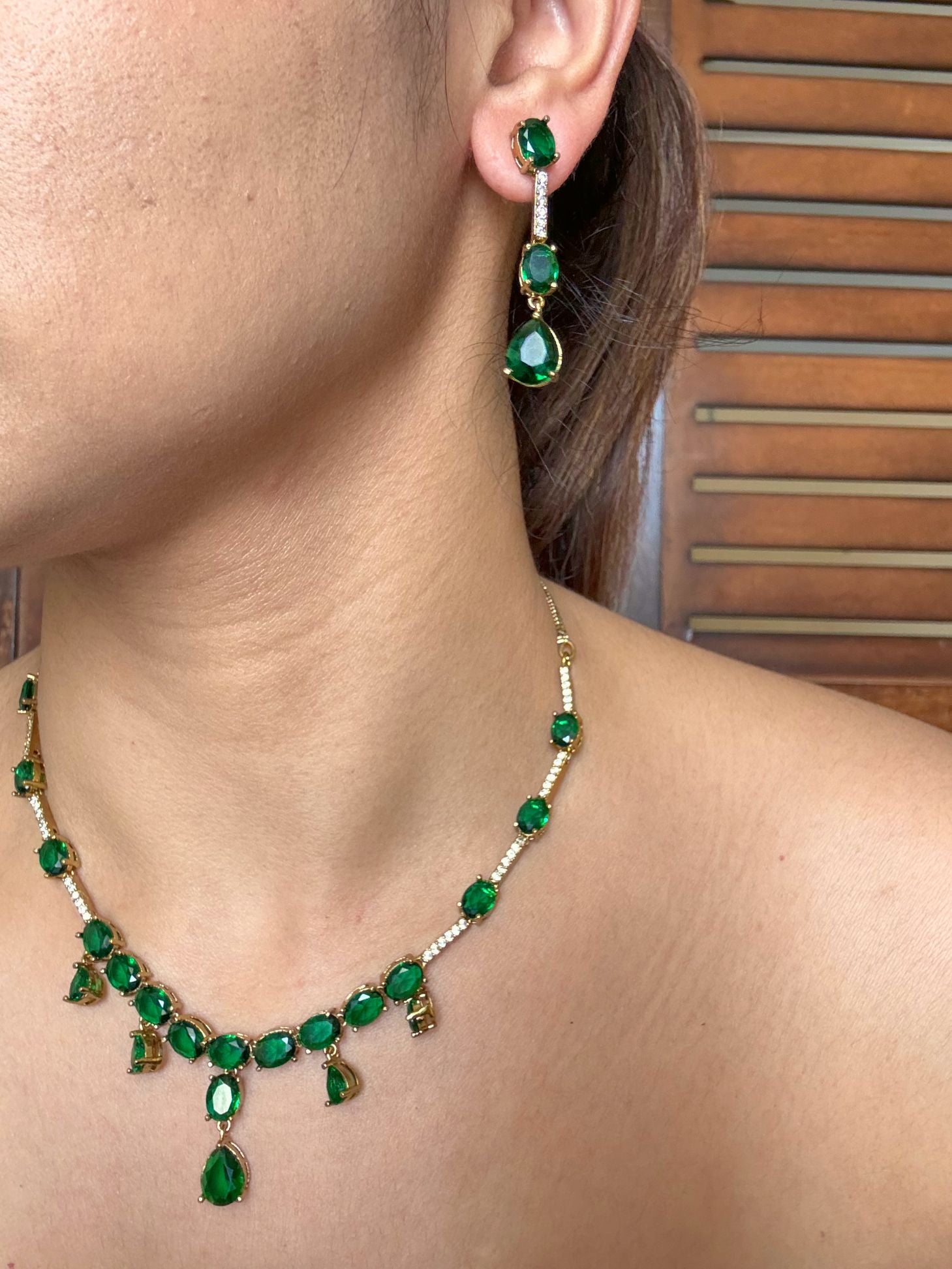 Buy Nimrat Elegant AD Necklace In Emerald Green online in India. Shop from an exclusive range of jewellery, AD necklace, Kundan necklace for weddings. -second
