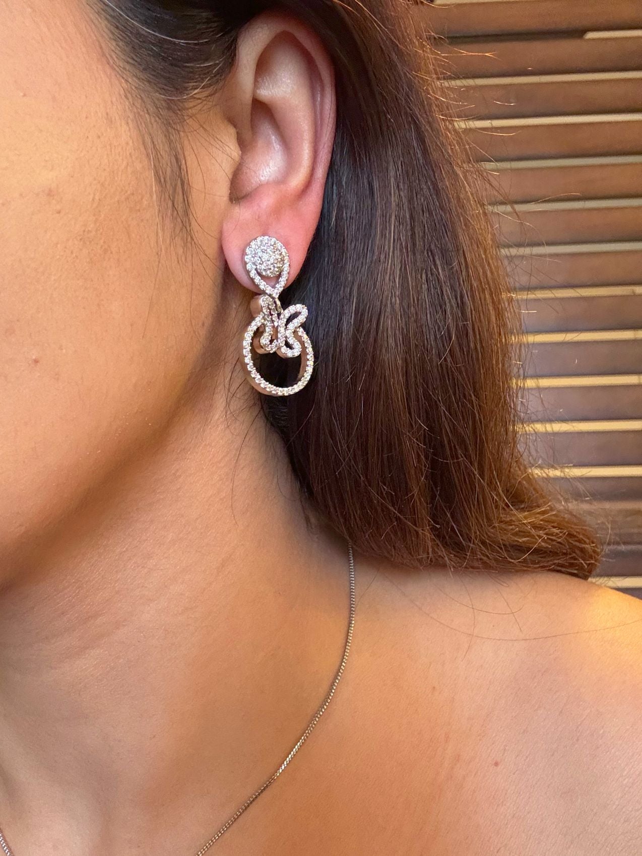 Shop Delicate Round AD Pendant Set With Chain Online in India. Pendant sets in different stones like Kundan, Moissanite, CZ stones and AD stones. -side